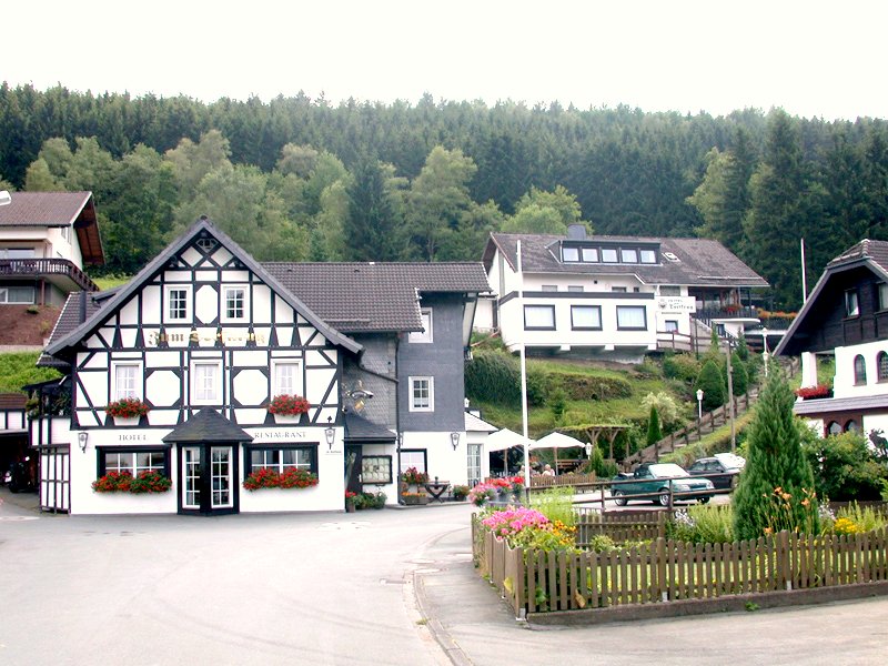 Hotel-Restaurant Zum Dorfkrug image
